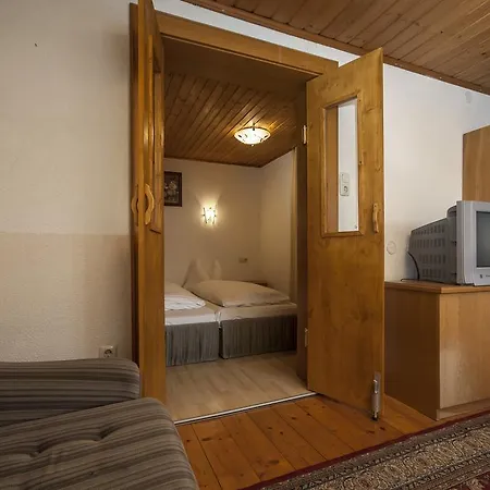 Kaiserappartements Muellnerhof Apartmán Oberndorf in Tirol